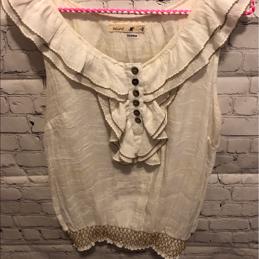 Mine size large cream sleeveless blouse
